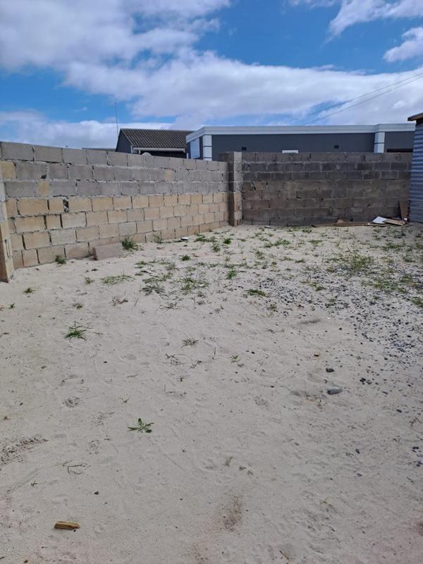 2 Bedroom Property for Sale in Ilitha Park Western Cape